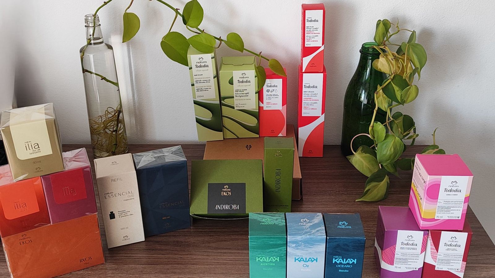 Perfumes y productos Natura en el local de Consultora Natura Gabi